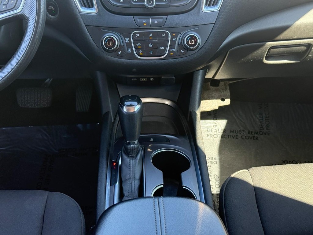 Chevrolet Malibu Vehicle Full-screen Gallery Image 15