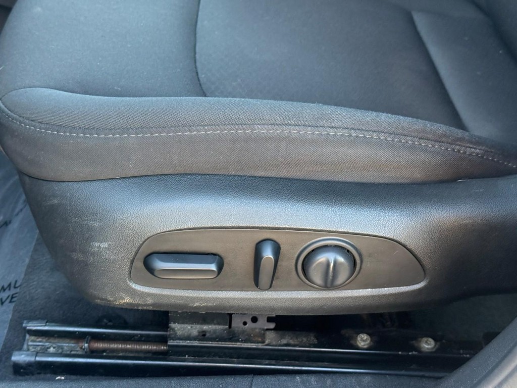 Chevrolet Malibu Vehicle Full-screen Gallery Image 18
