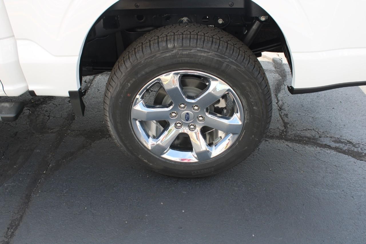 2022 Oxford White Ford F-150 XLT 4X4 Truck