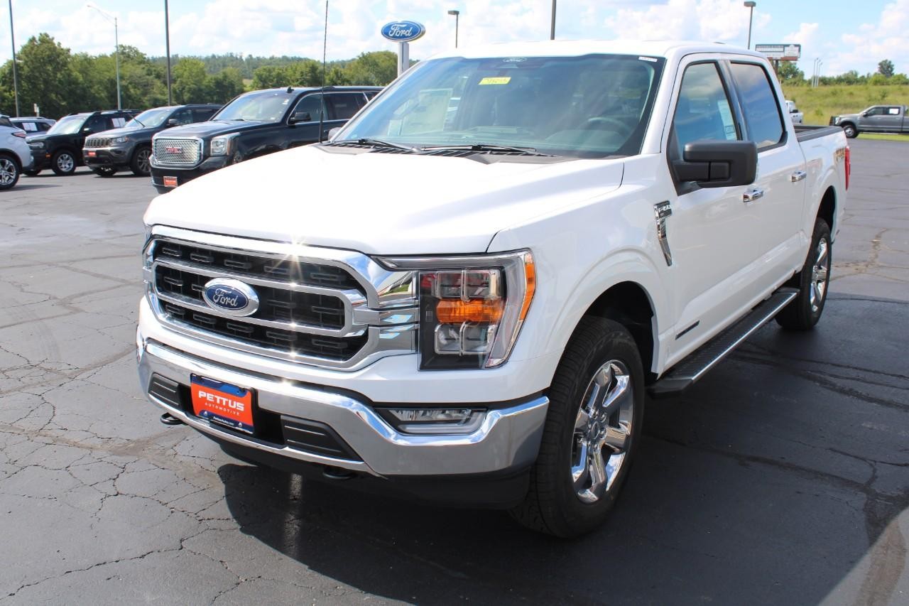 2022 Oxford White Ford F-150 XLT 4X4 Truck