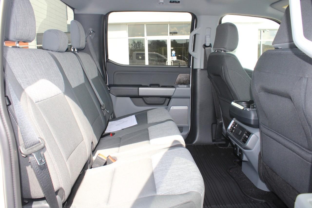 2022 Oxford White Ford F-150 XLT 4X4 Truck
