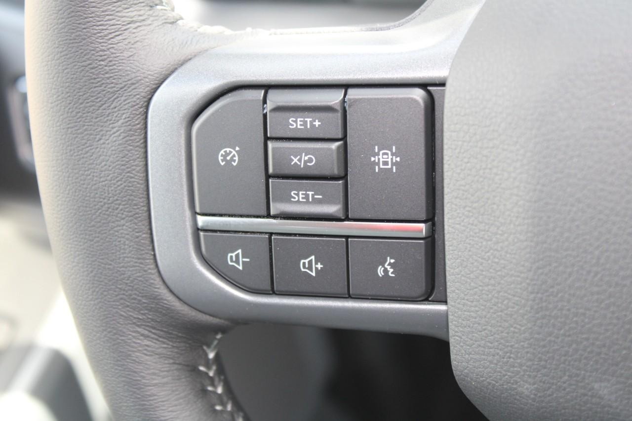 2022 Oxford White Ford F-150 XLT 4X4 Truck