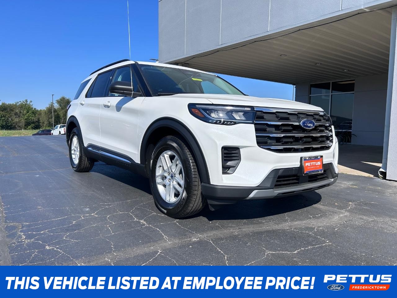 2025 Star White Metallic Tri-Coat Ford Explorer Active SUV
