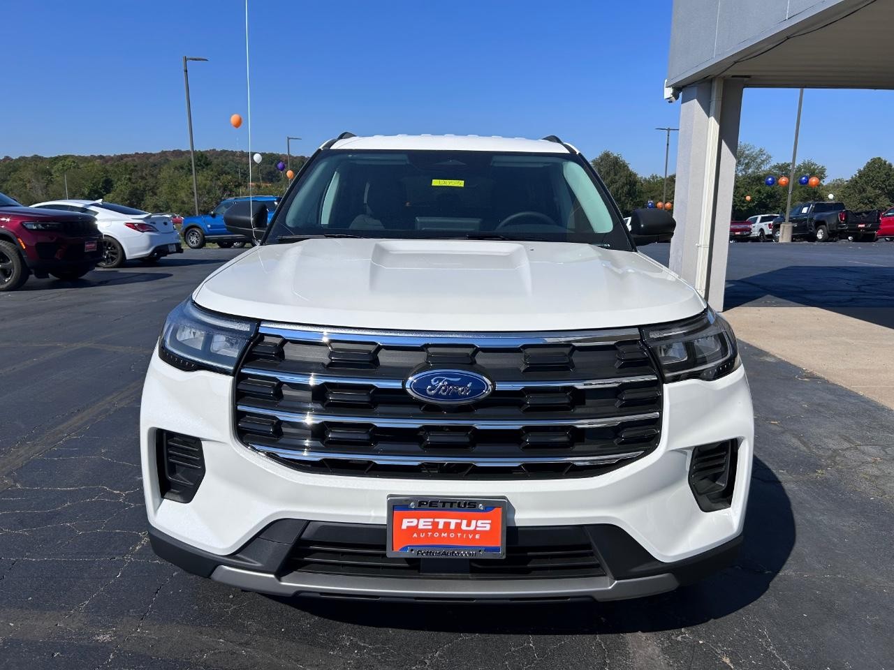 2025 Star White Metallic Tri-Coat Ford Explorer Active RWD SUV
