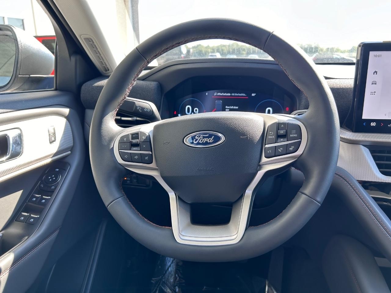 2025 Star White Metallic Tri-Coat Ford Explorer Active RWD SUV