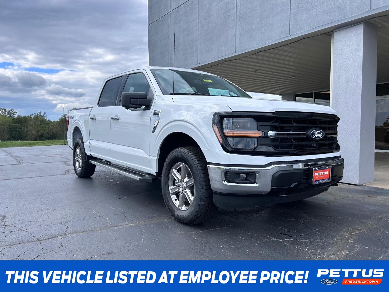 2024 Oxford White Ford F-150 XLT Truck