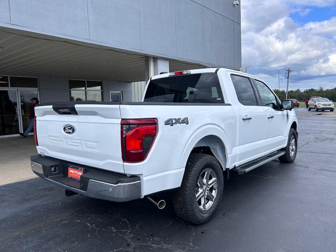 2024 Oxford White Ford F-150 XLT 4X4 Truck