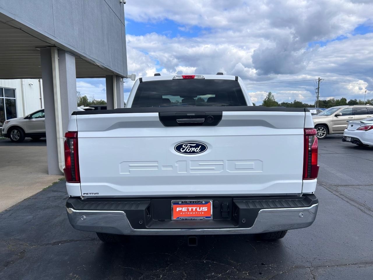 2024 Oxford White Ford F-150 XLT 4X4 Truck