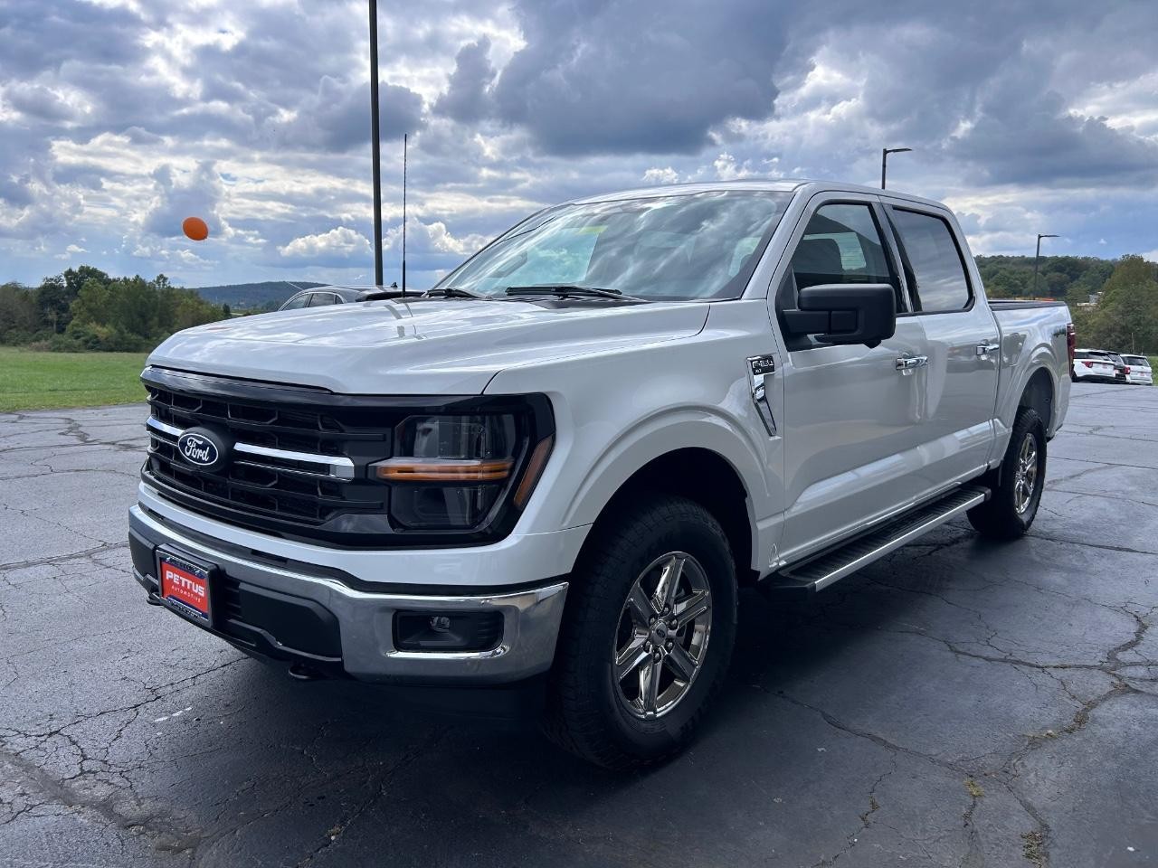 2024 Oxford White Ford F-150 XLT 4X4 Truck