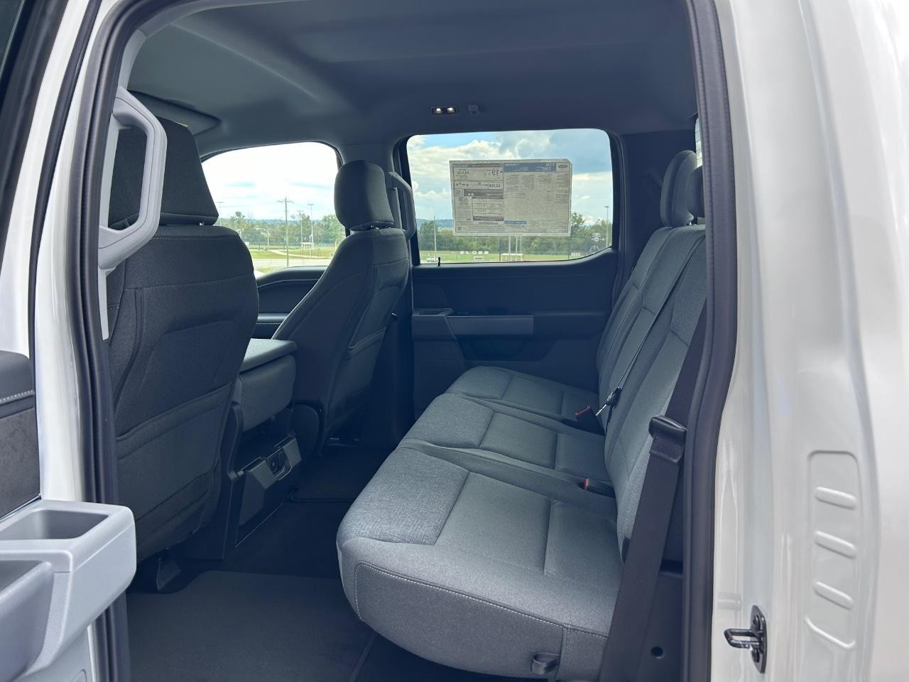 2024 Oxford White Ford F-150 XLT 4X4 Truck