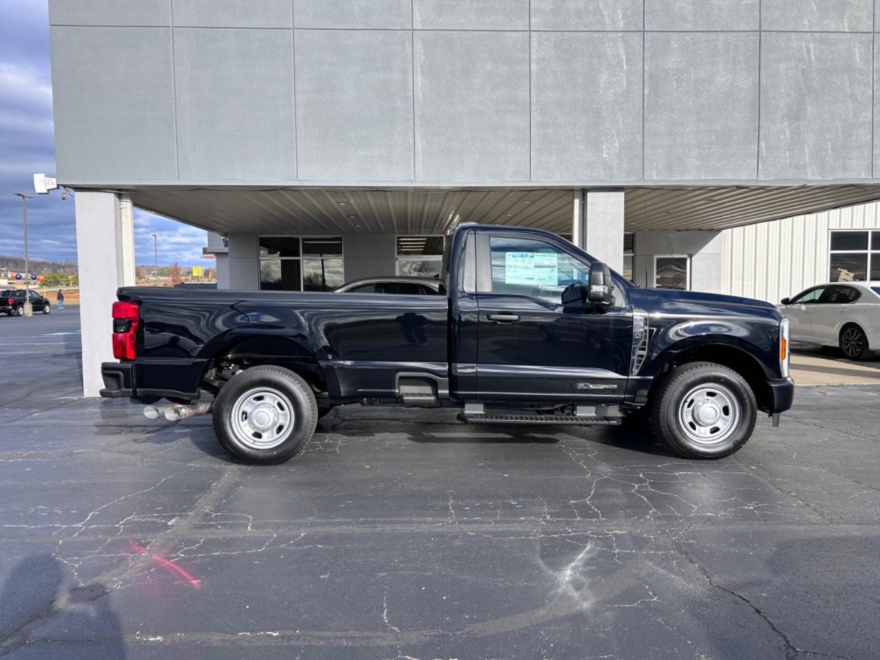 2024 Agate Black Metallic Ford Super Duty F-350 SRW XL RWD Truck