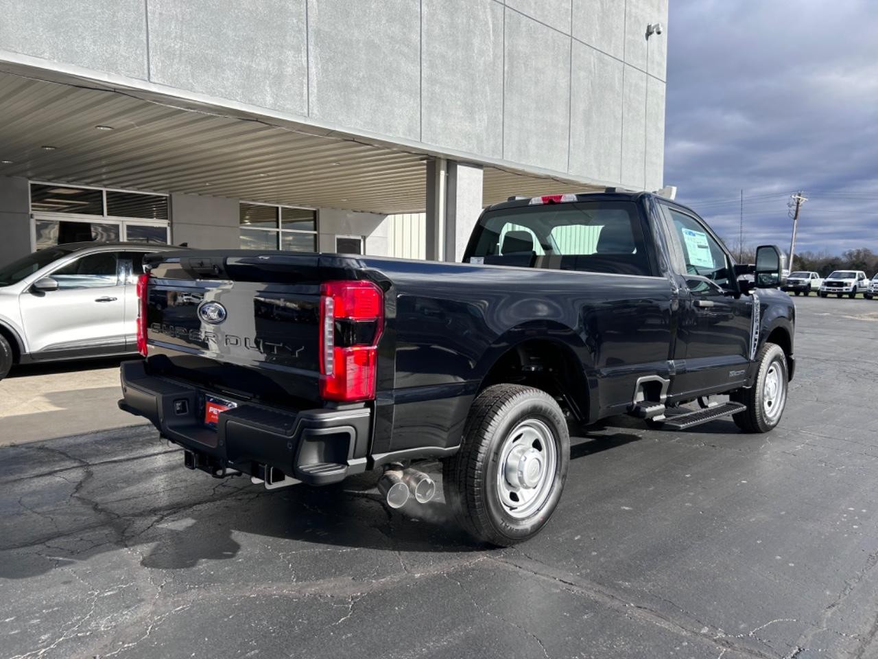 2024 Agate Black Metallic Ford Super Duty F-350 SRW XL RWD Truck