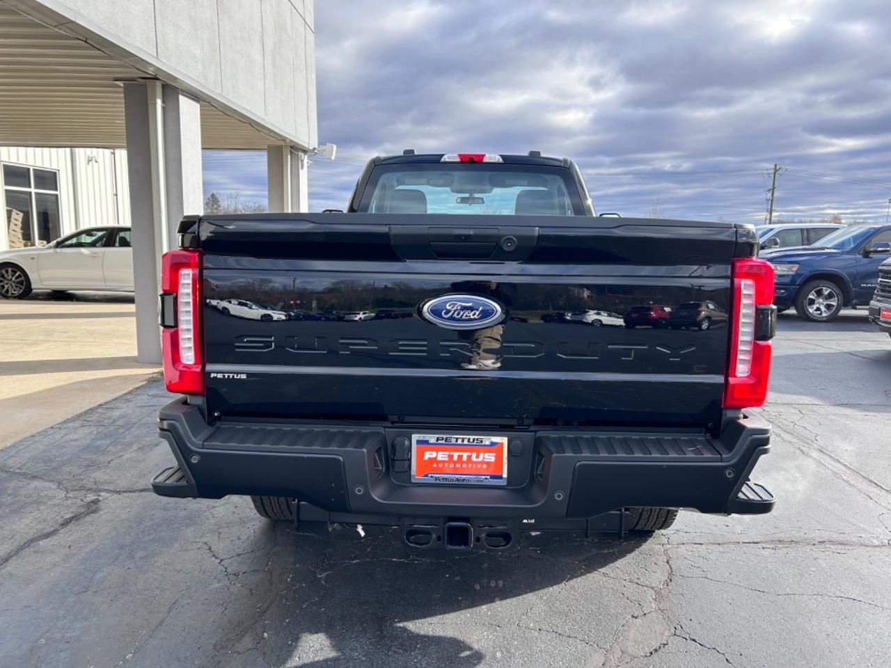 2024 Agate Black Metallic Ford Super Duty F-350 SRW XL RWD Truck