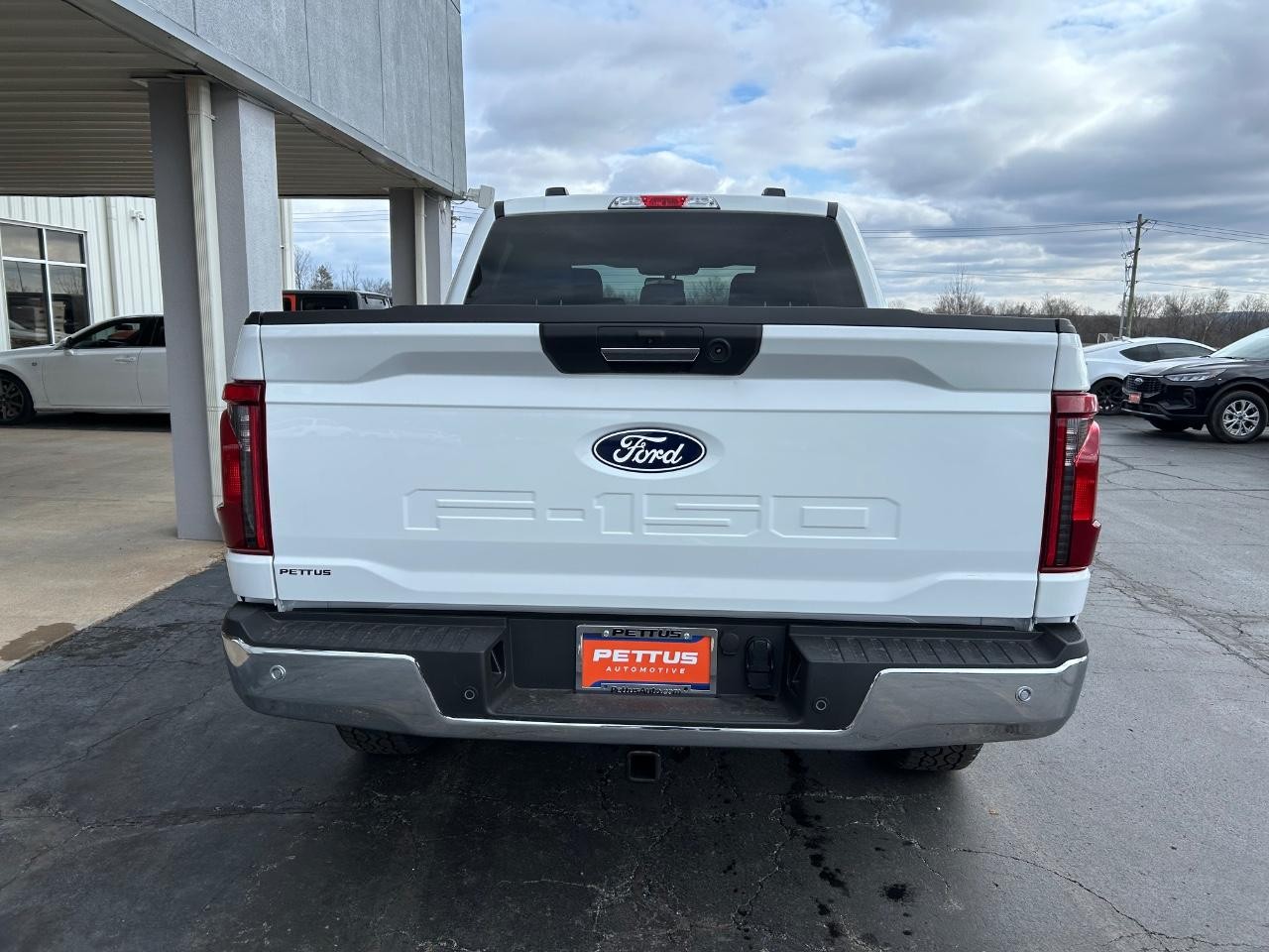 2024 Oxford White Ford F-150 XLT 4X4 Truck