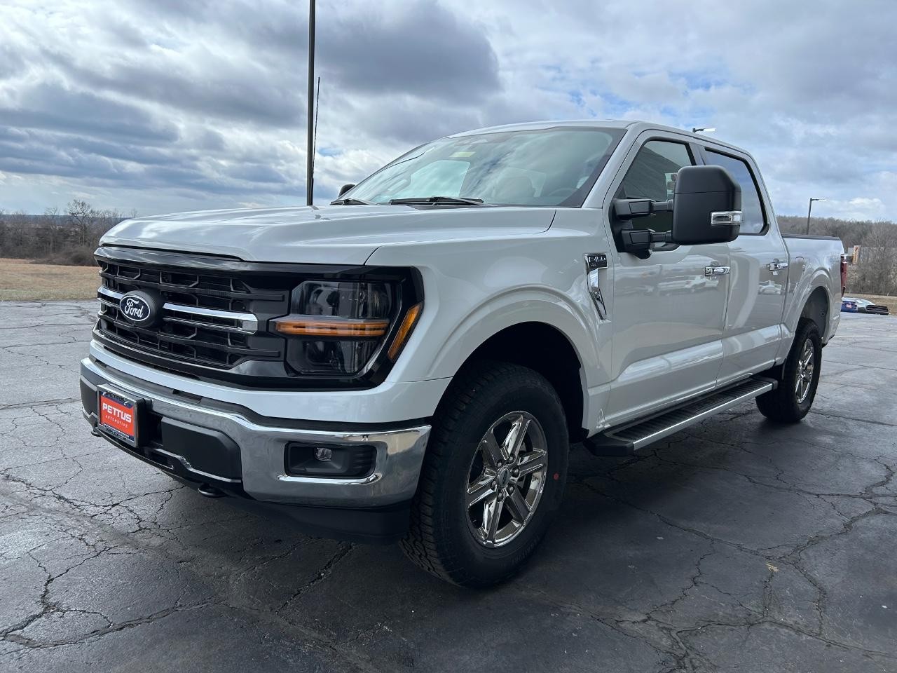2024 Oxford White Ford F-150 XLT 4X4 Truck