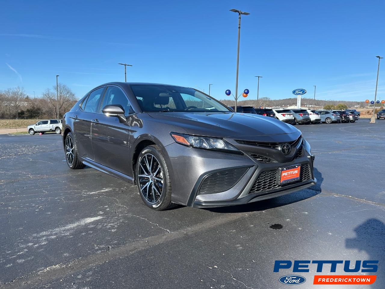 2022 Predawn Gray Mica Toyota Camry SE Sedan