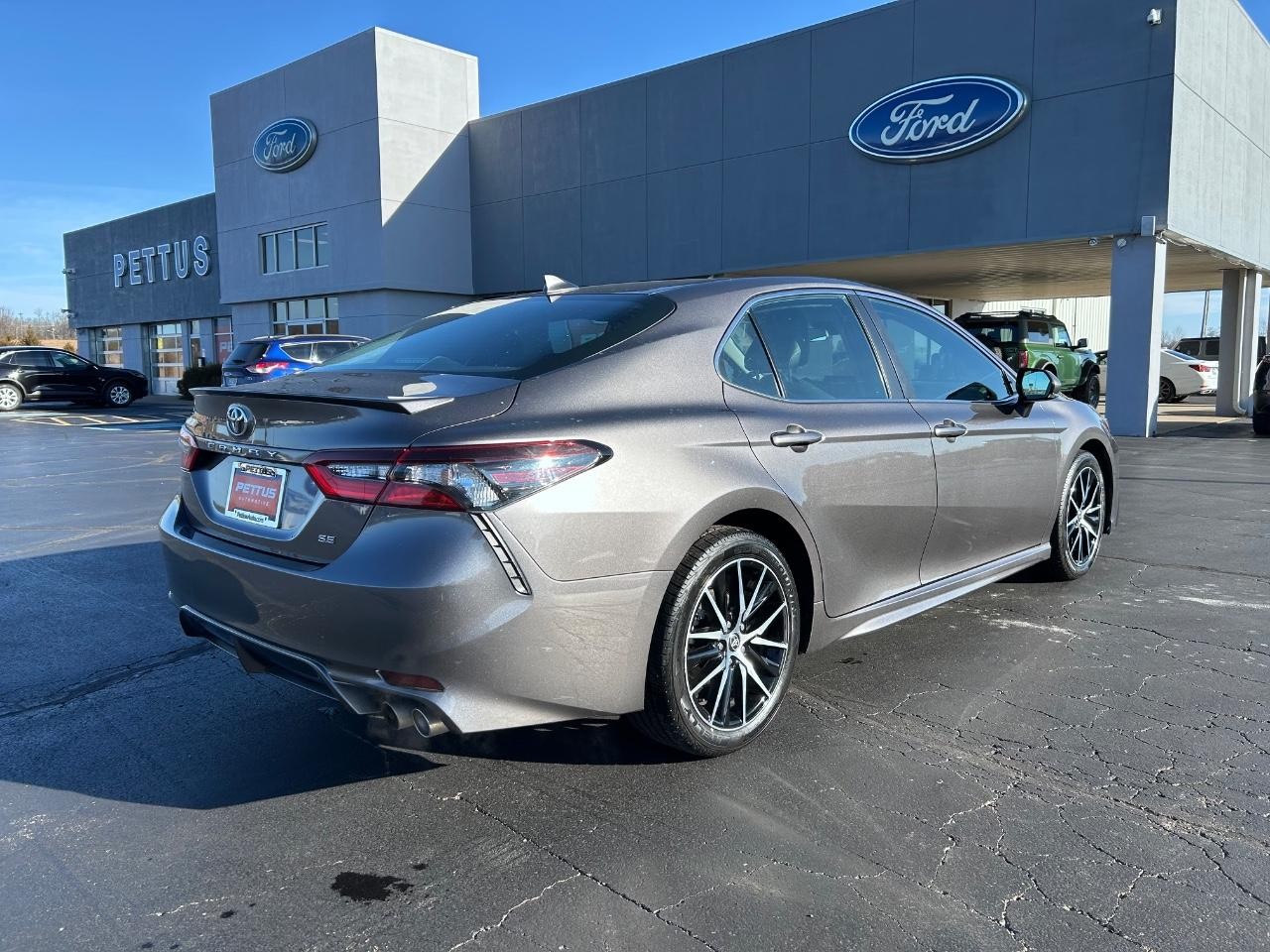 2022 Predawn Gray Mica Toyota Camry SE FWD Sedan
