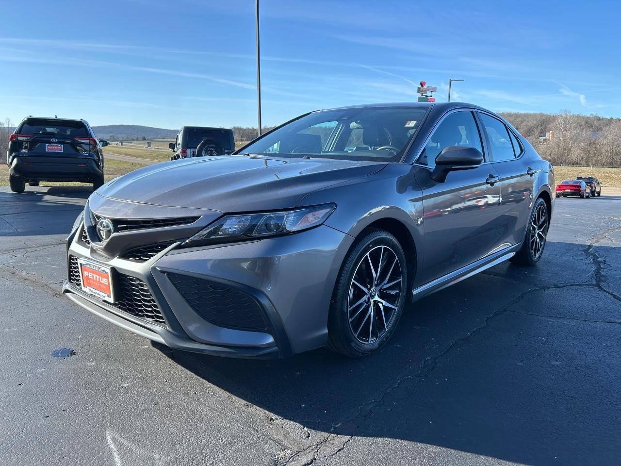 2022 Predawn Gray Mica Toyota Camry SE FWD Sedan