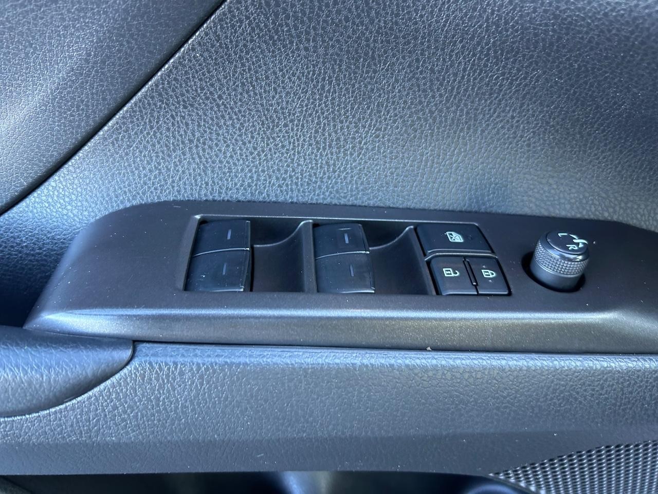 2022 Predawn Gray Mica Toyota Camry SE FWD Sedan