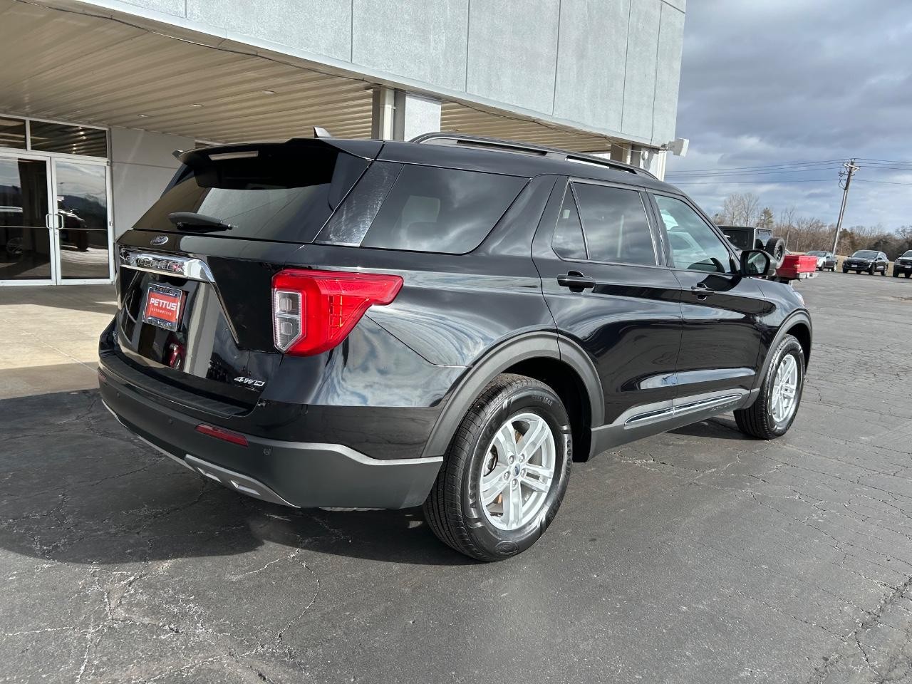 2023 Agate Black Metallic Ford Explorer XLT 4X4 SUV