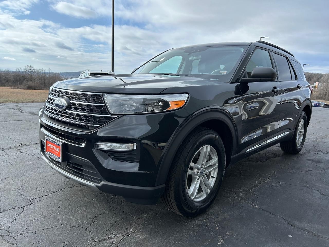 2023 Agate Black Metallic Ford Explorer XLT 4X4 SUV