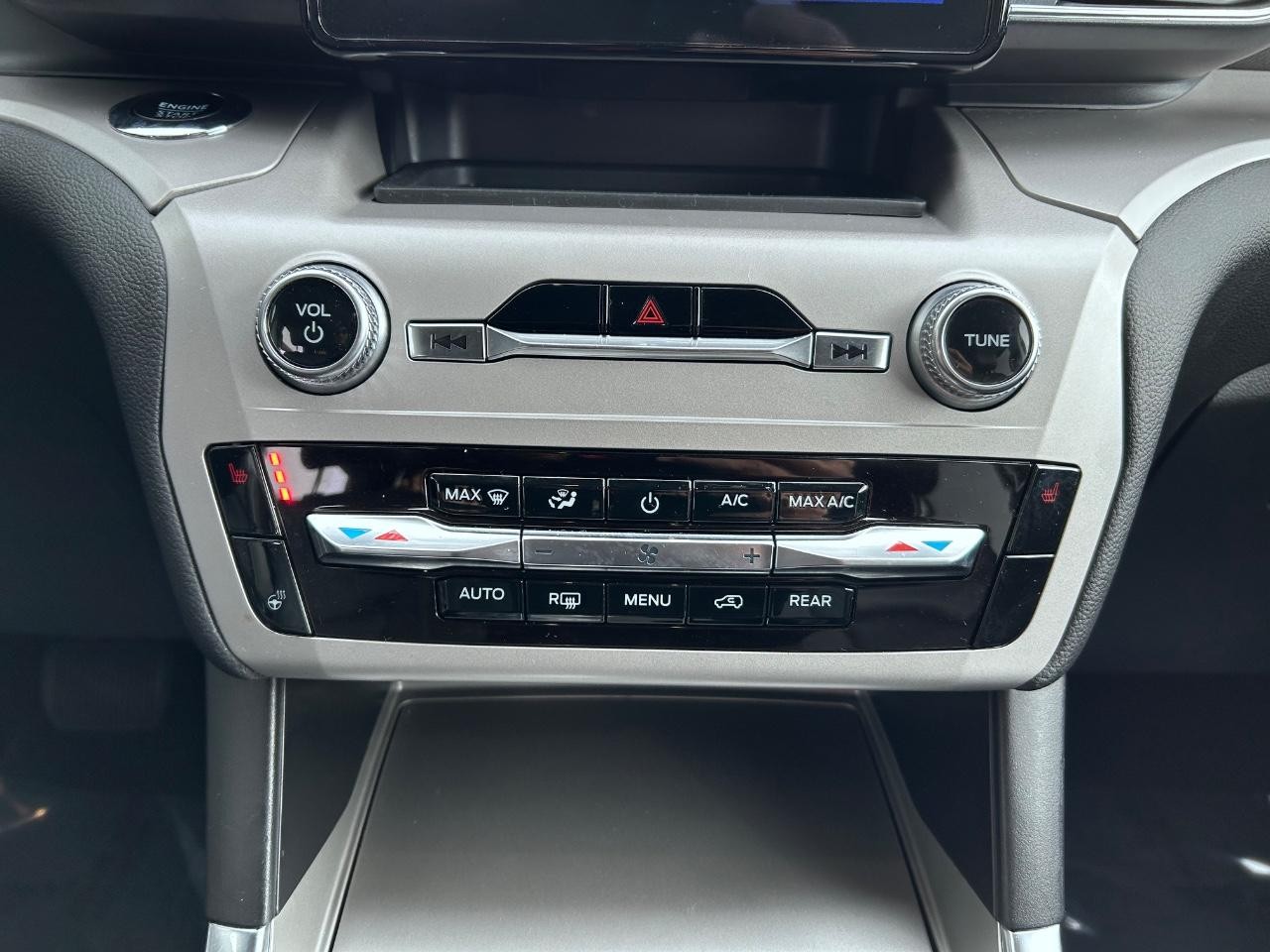 2023 Agate Black Metallic Ford Explorer XLT 4X4 SUV