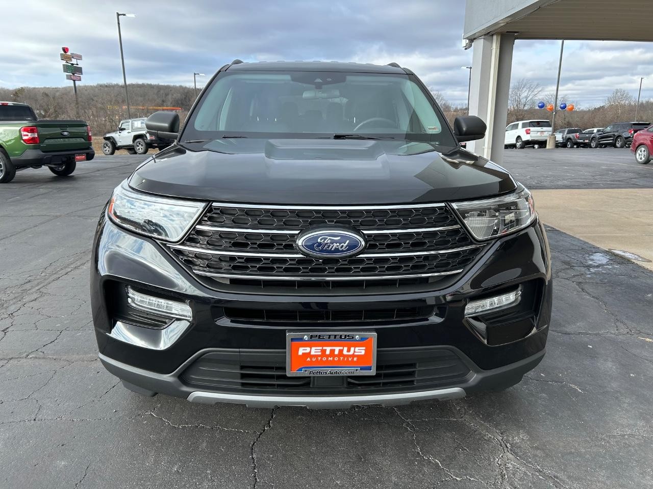 2023 Agate Black Metallic Ford Explorer XLT 4X4 SUV