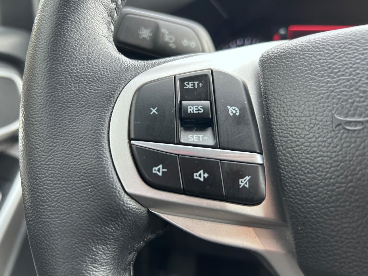 2023 Agate Black Metallic Ford Explorer XLT 4X4 SUV