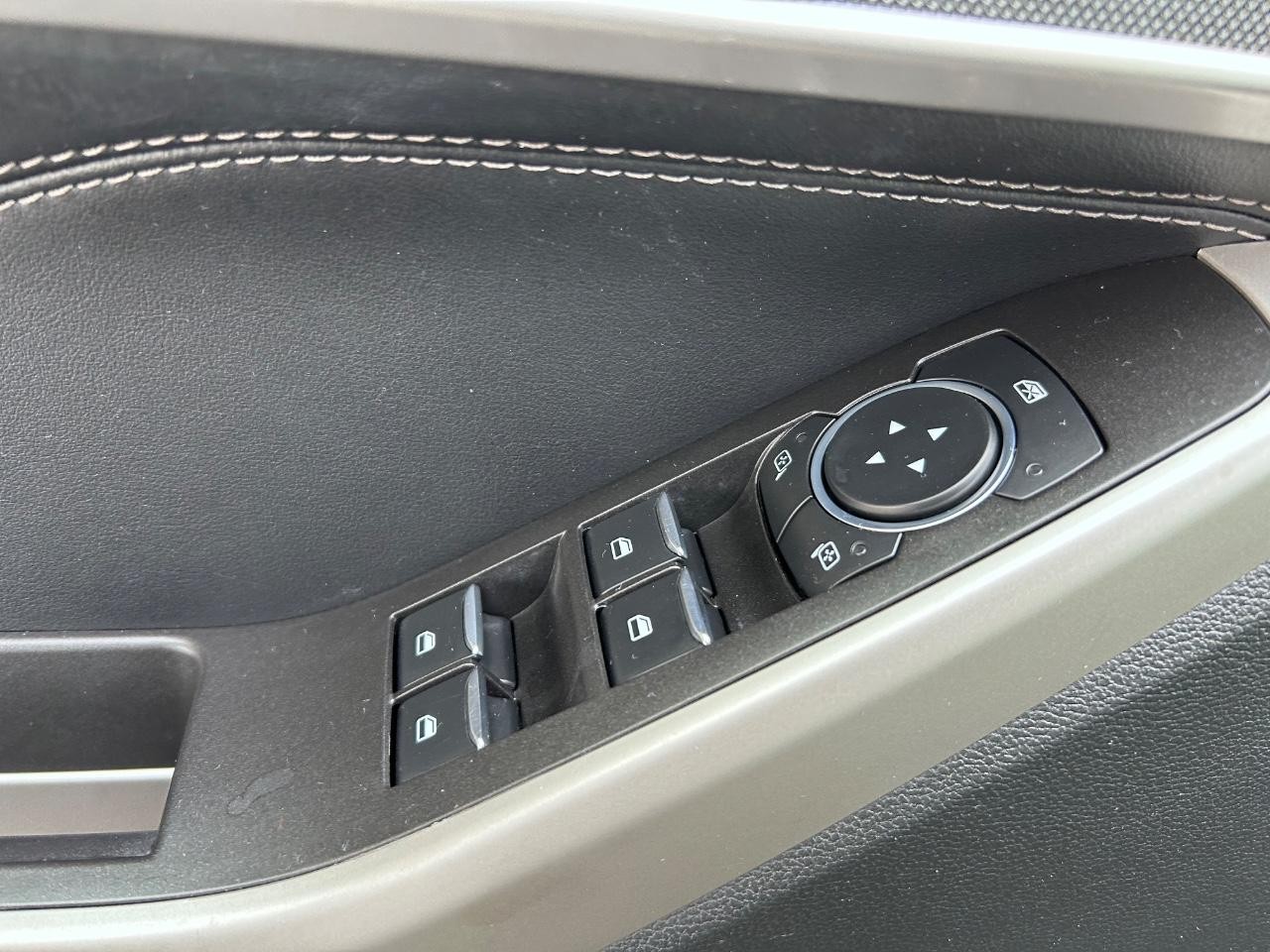 2023 Agate Black Metallic Ford Explorer XLT 4X4 SUV