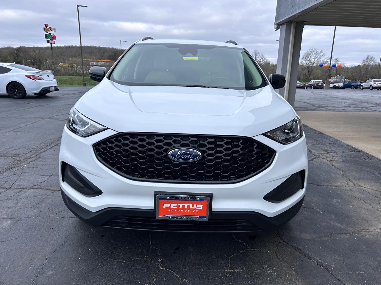 2024 Oxford White Ford Edge SE AWD SUV