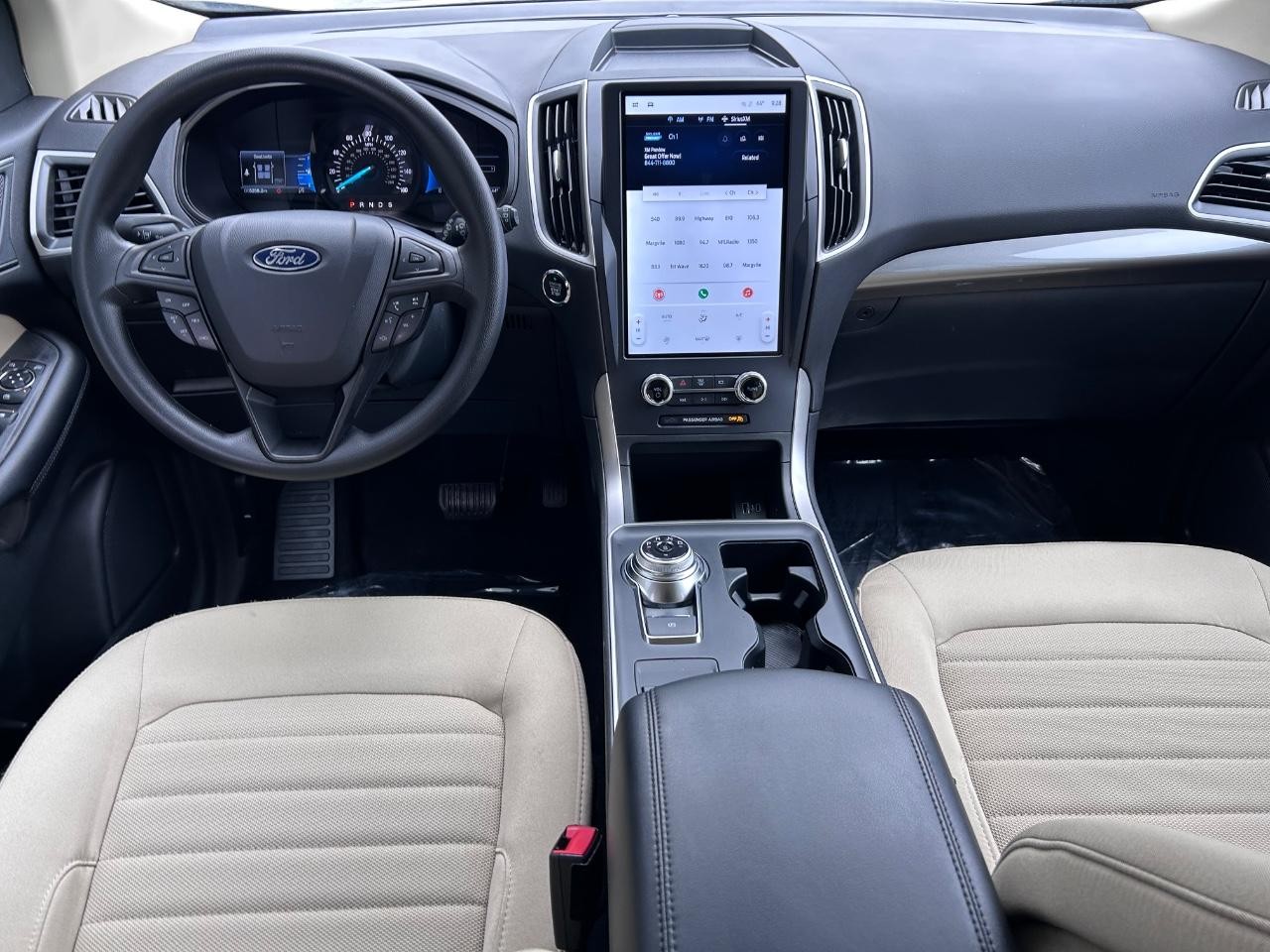 2024 Oxford White Ford Edge SE AWD SUV