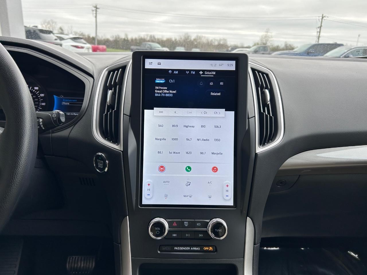 2024 Oxford White Ford Edge SE AWD SUV