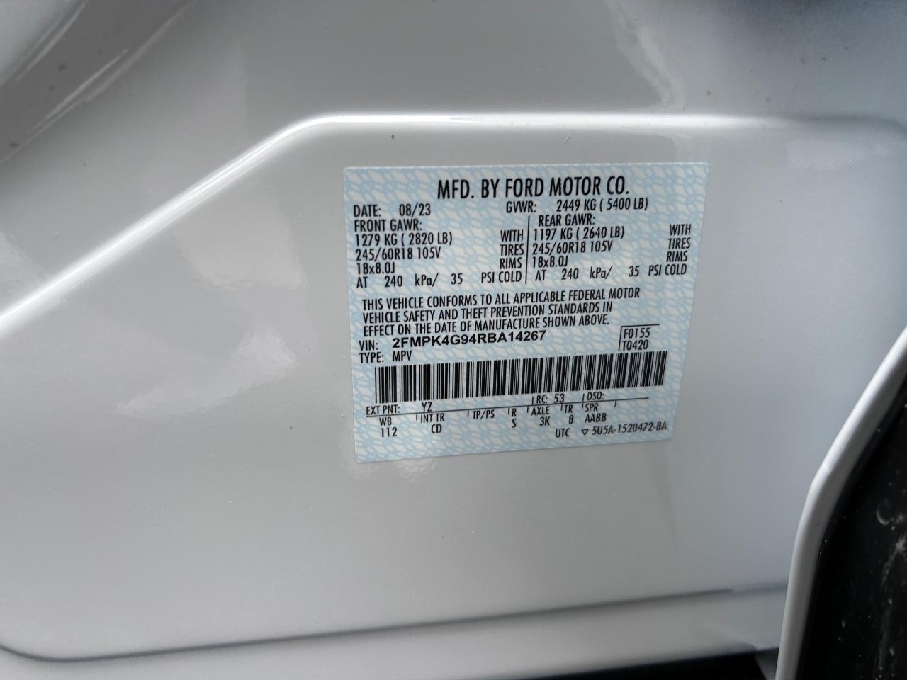2024 Oxford White Ford Edge SE AWD SUV