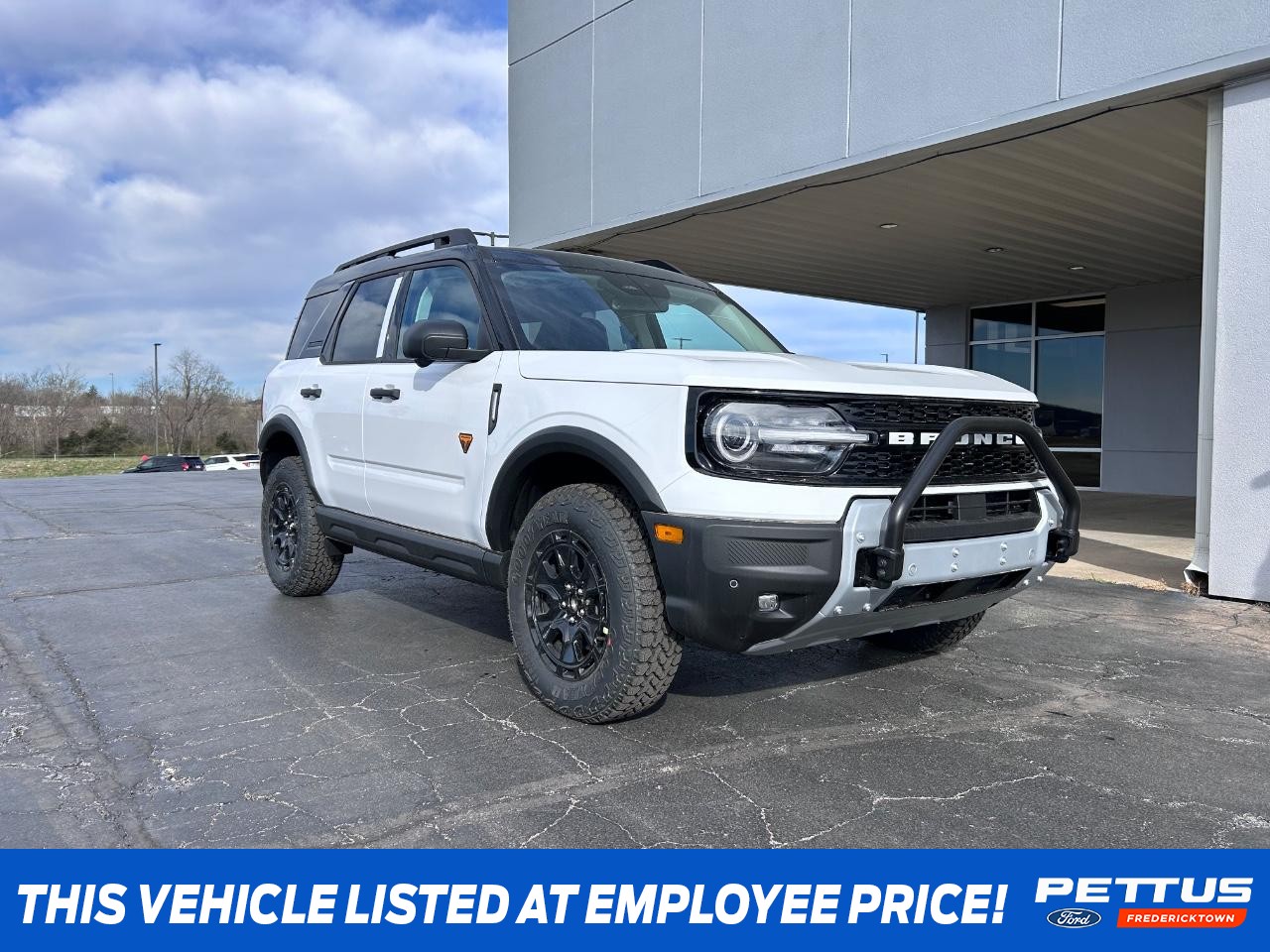 2025 Oxford White Ford Bronco Sport Badlands 4X4 SUV