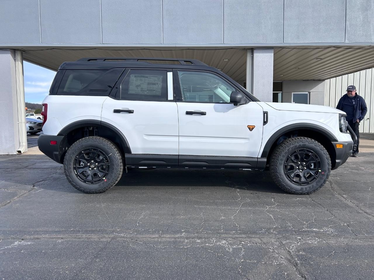 2025 Oxford White Ford Bronco Sport Badlands 4X4 SUV