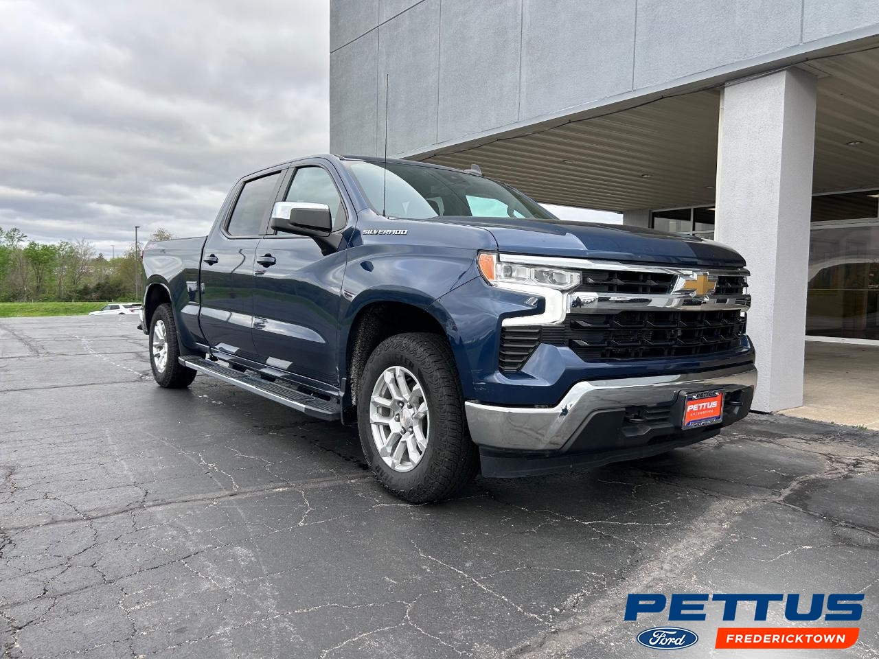 2023 Northsky Blue Metallic Chevrolet Silverado 1500 LT Truck
