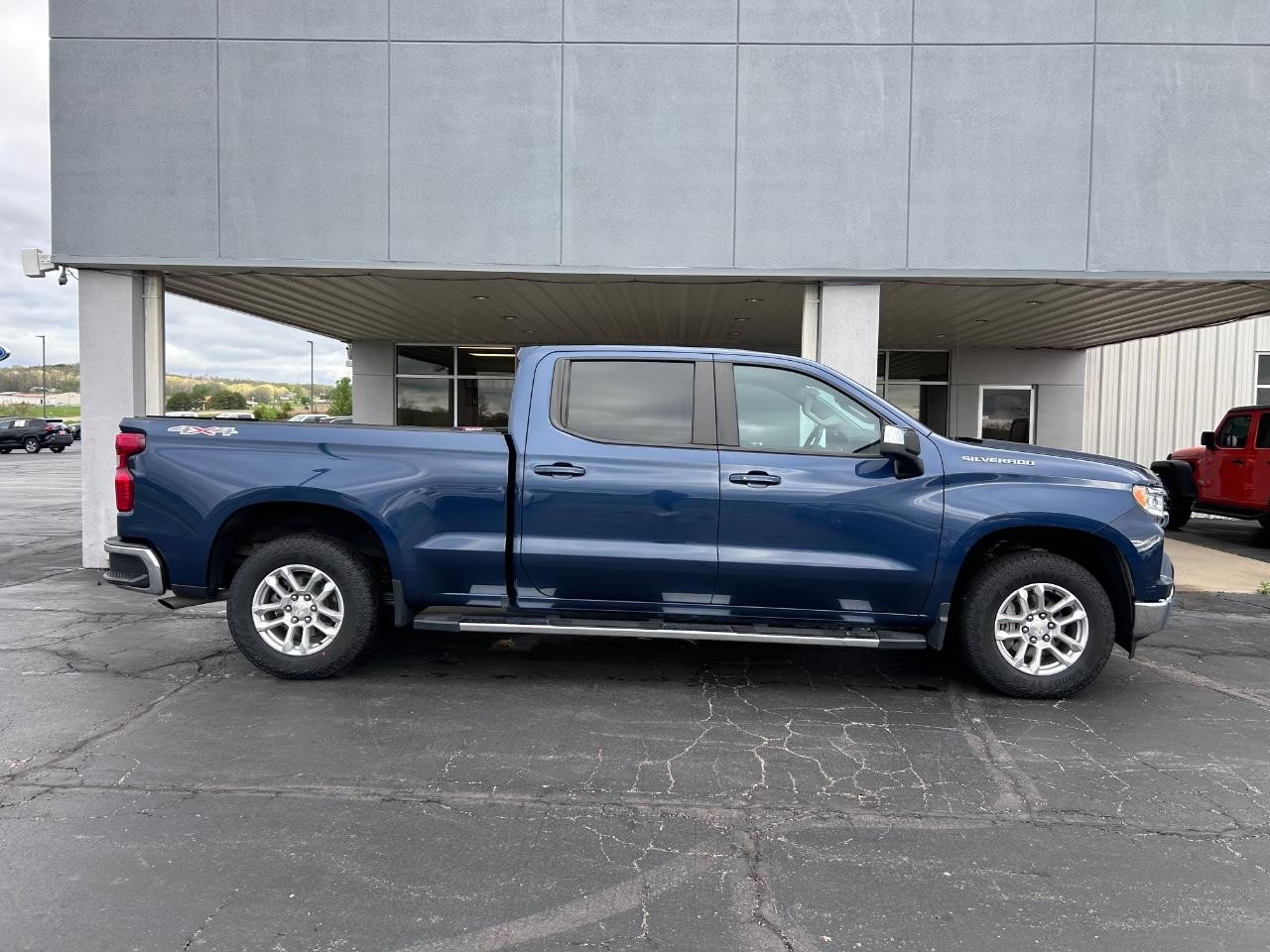 2023 Northsky Blue Metallic Chevrolet Silverado 1500 LT 4X4 Truck