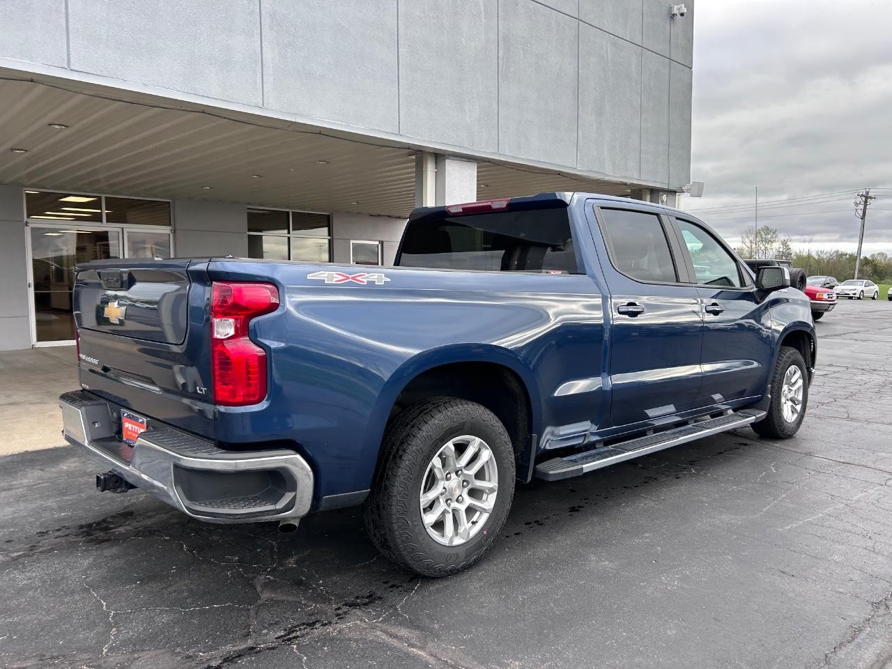 2023 Northsky Blue Metallic Chevrolet Silverado 1500 LT 4X4 Truck