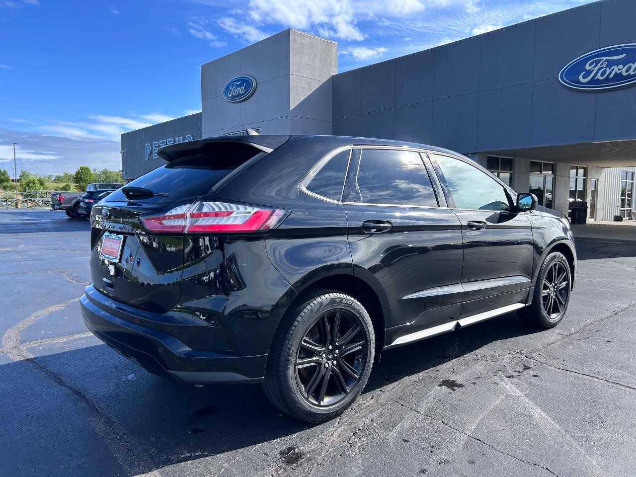 2023 Agate Black Metallic Ford Edge ST Line AWD SUV