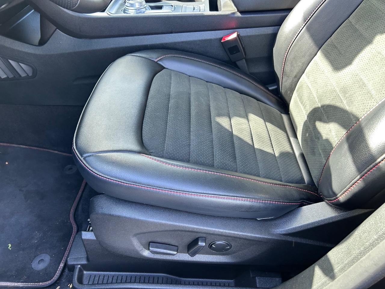 2023 Agate Black Metallic Ford Edge ST Line AWD SUV