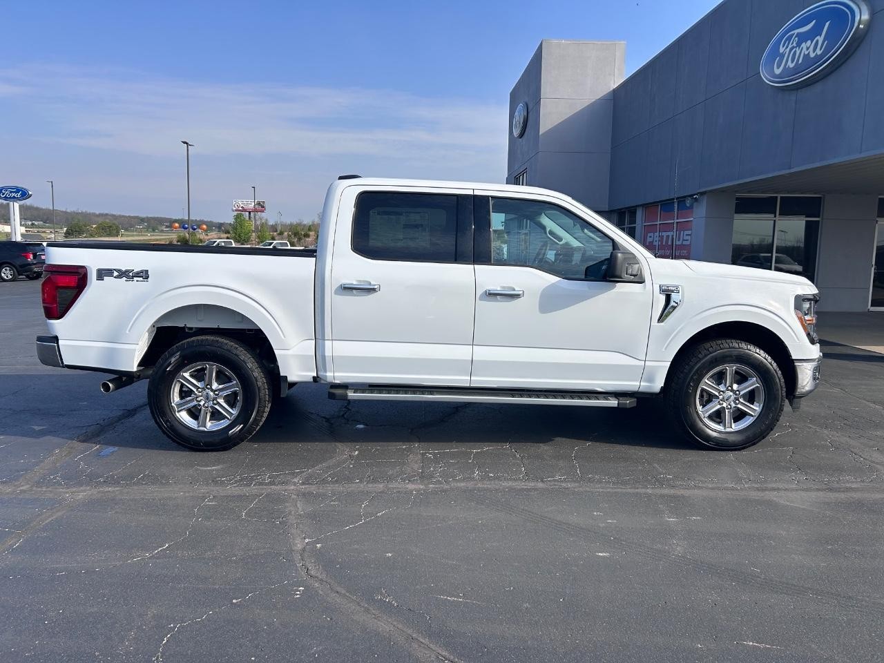 2025 Oxford White Ford F-150 XLT 4X4 Truck