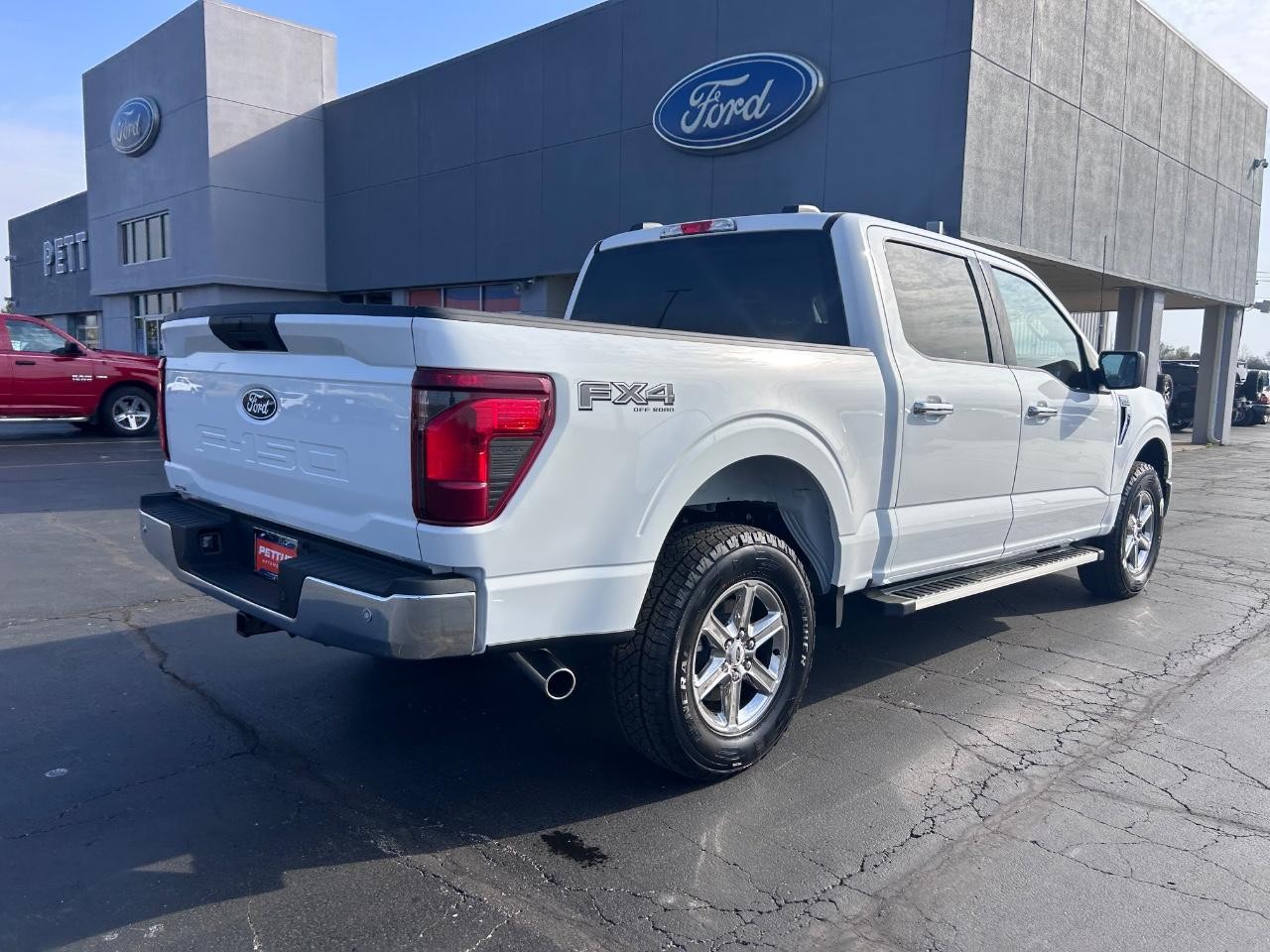 2025 Oxford White Ford F-150 XLT 4X4 Truck
