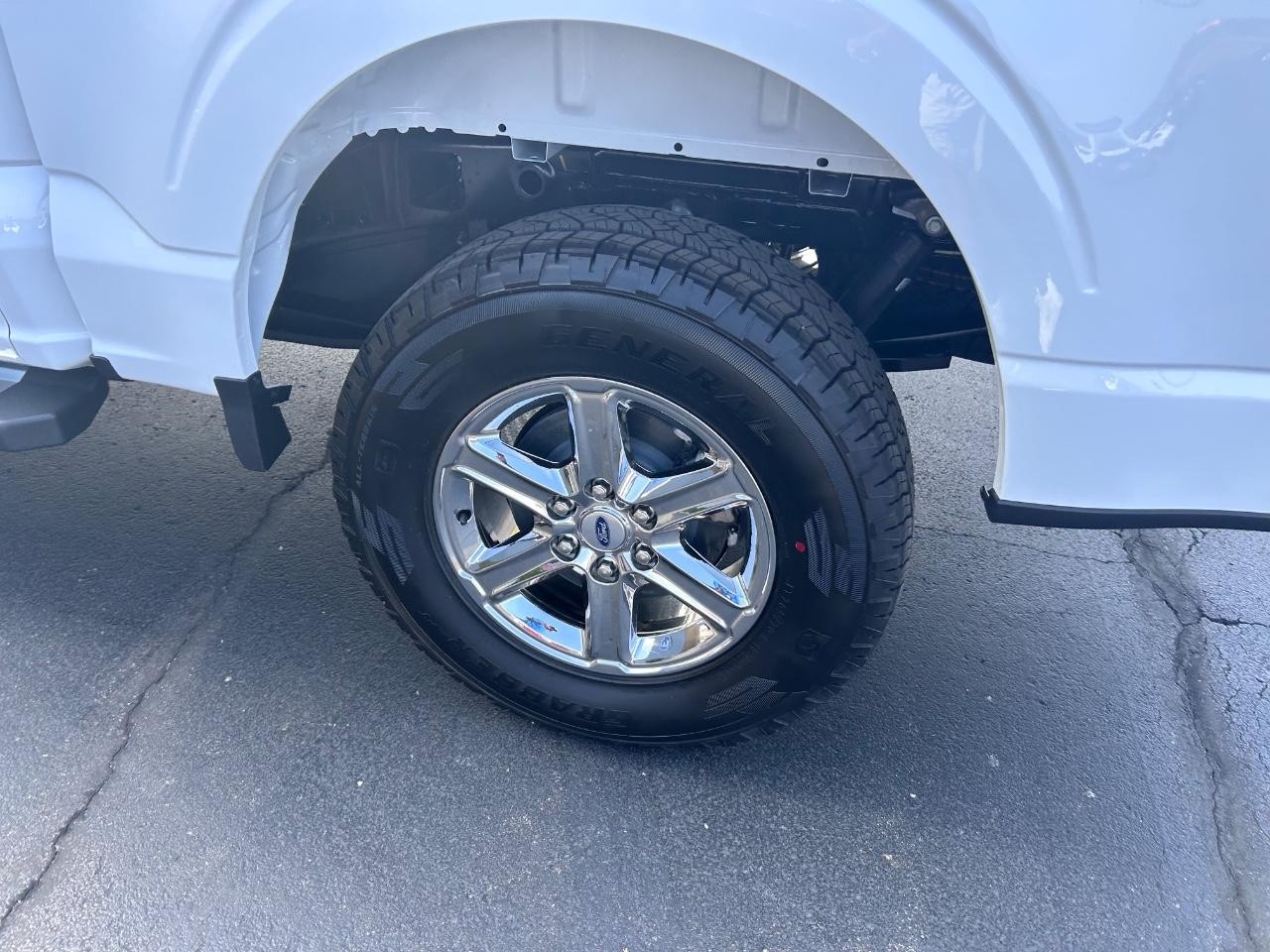 2025 Oxford White Ford F-150 XLT 4X4 Truck