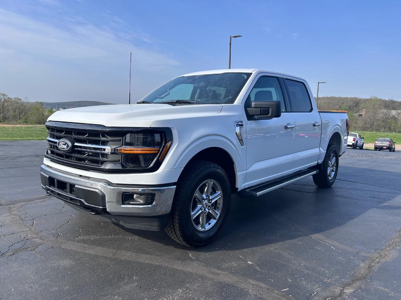 2025 Oxford White Ford F-150 XLT 4X4 Truck