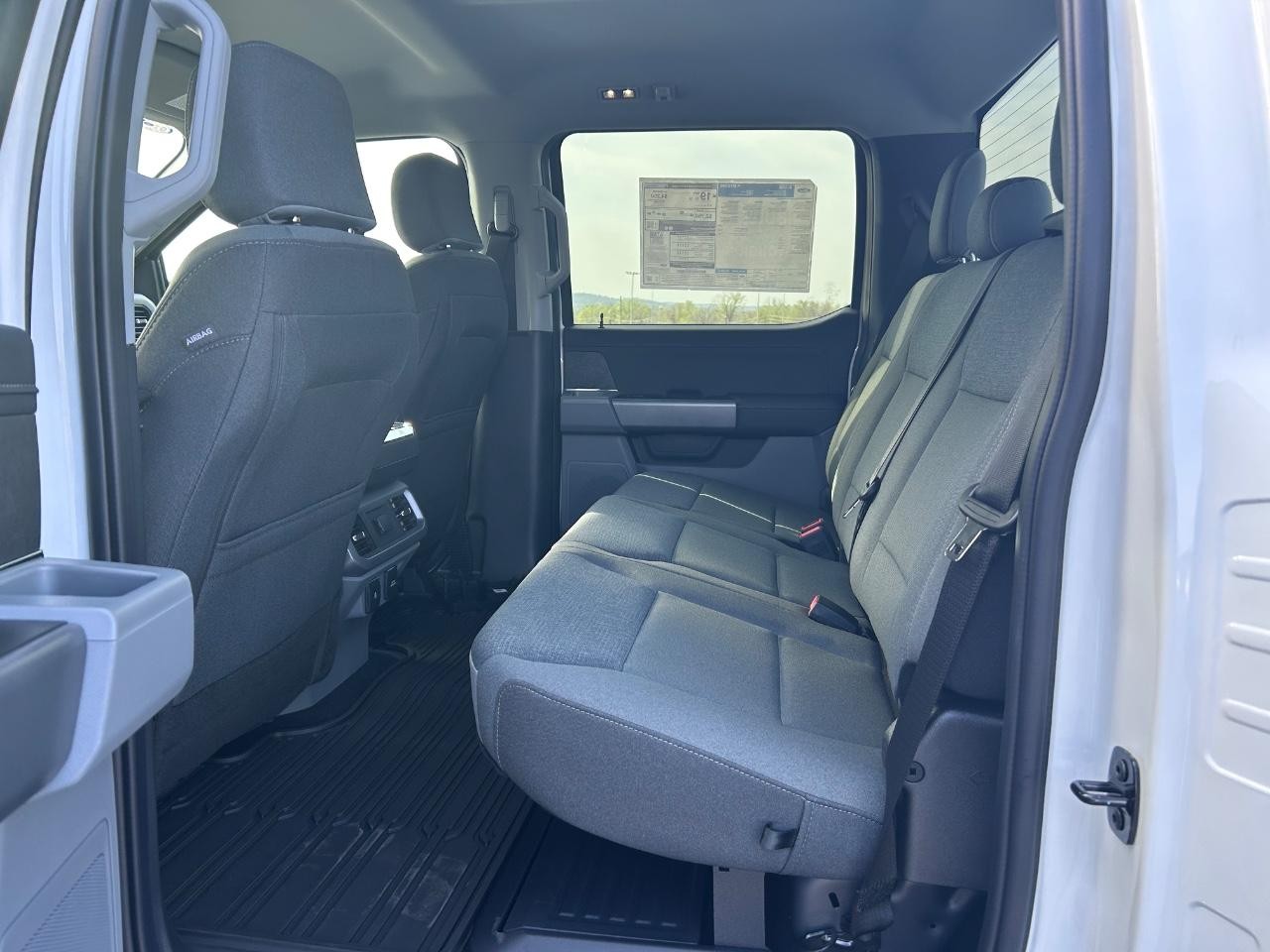 2025 Oxford White Ford F-150 XLT 4X4 Truck