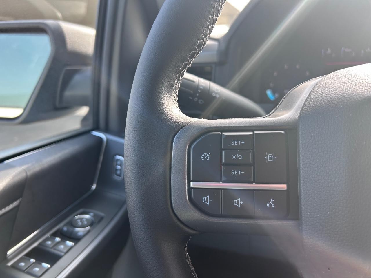 2025 Oxford White Ford F-150 XLT 4X4 Truck