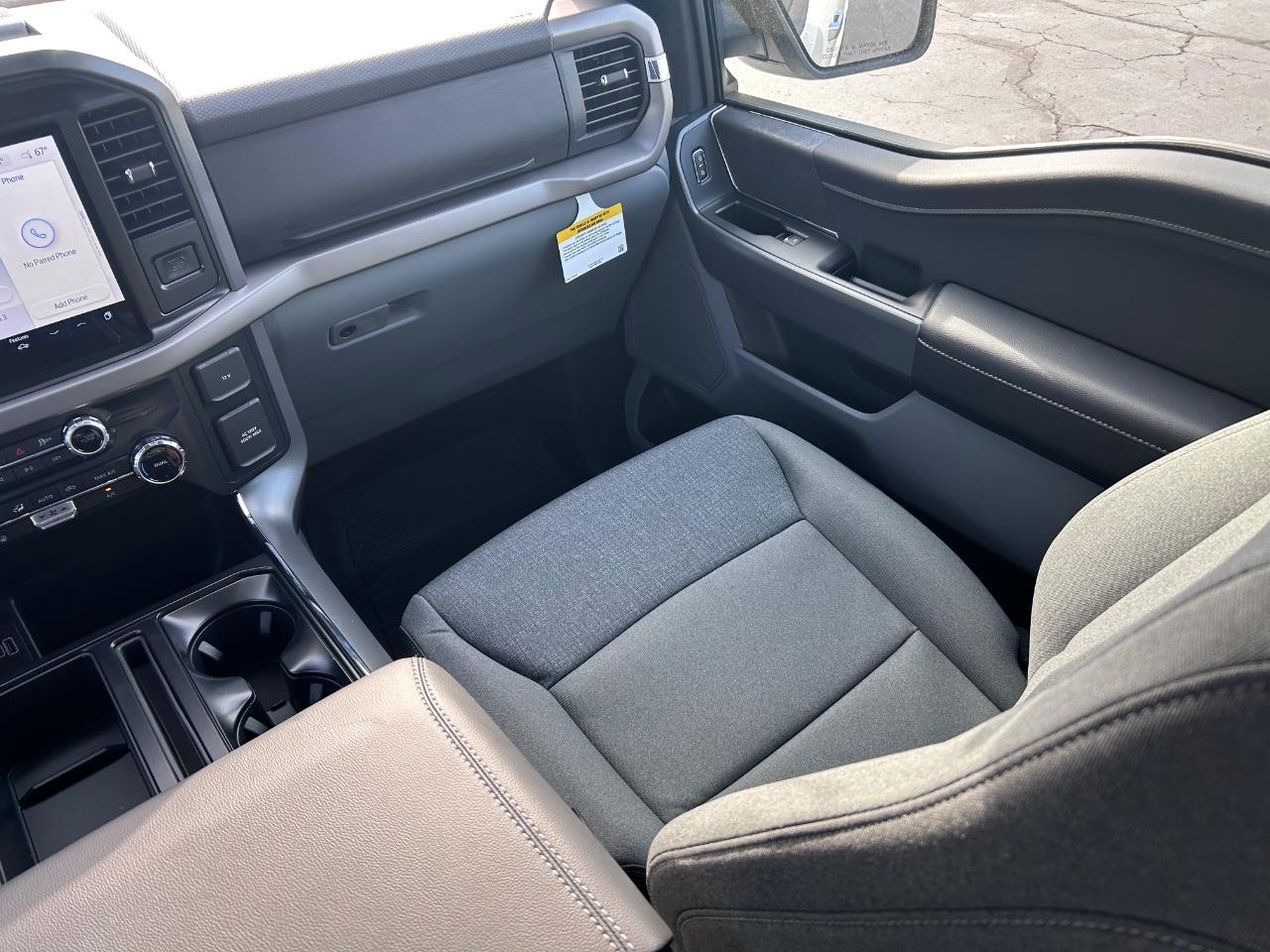2025 Oxford White Ford F-150 XLT 4X4 Truck
