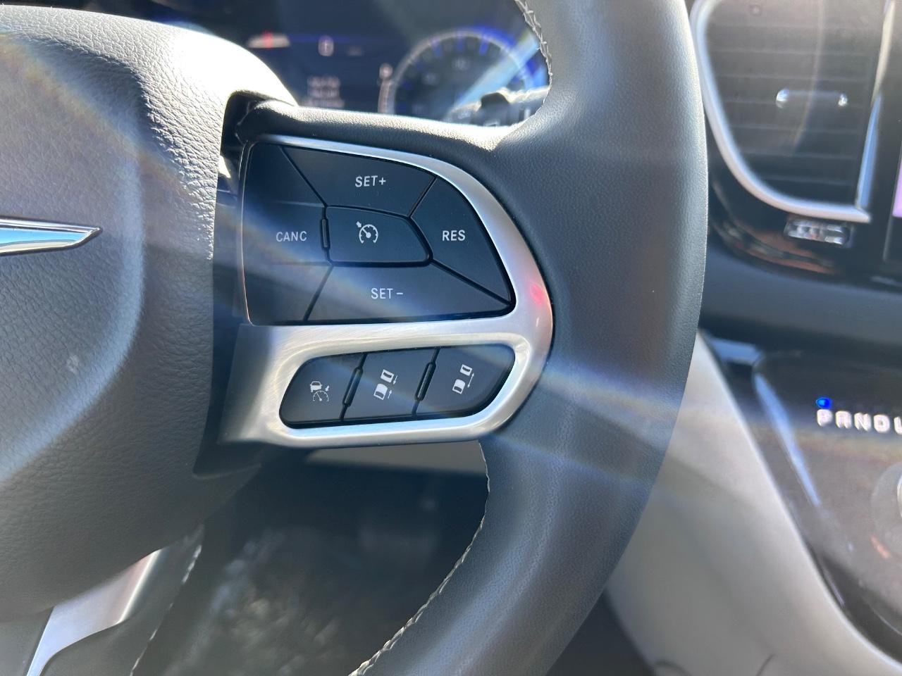 2022 Ceramic Gray Clearcoat Chrysler Pacifica Touring L FWD Van