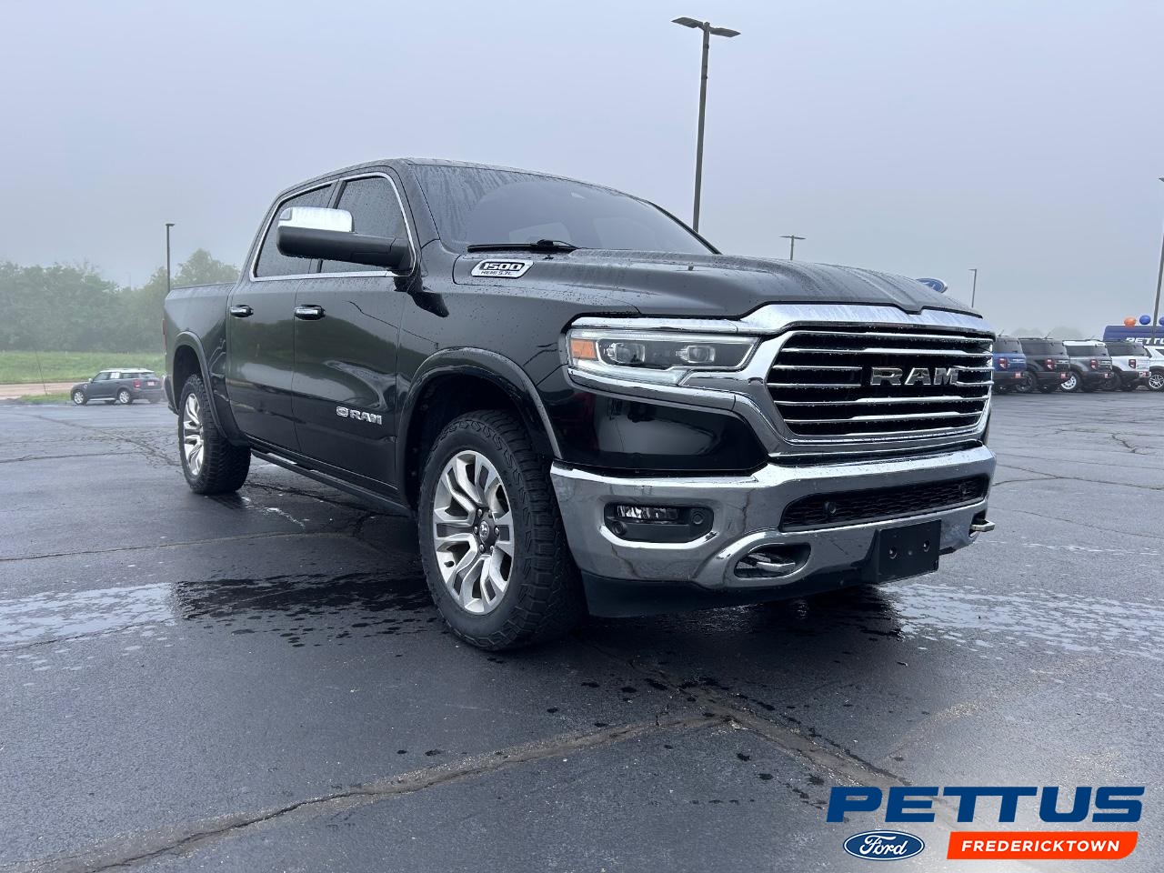2019 Diamond Black Crystal Pearlcoat Ram 1500 Laramie Longhorn Truck