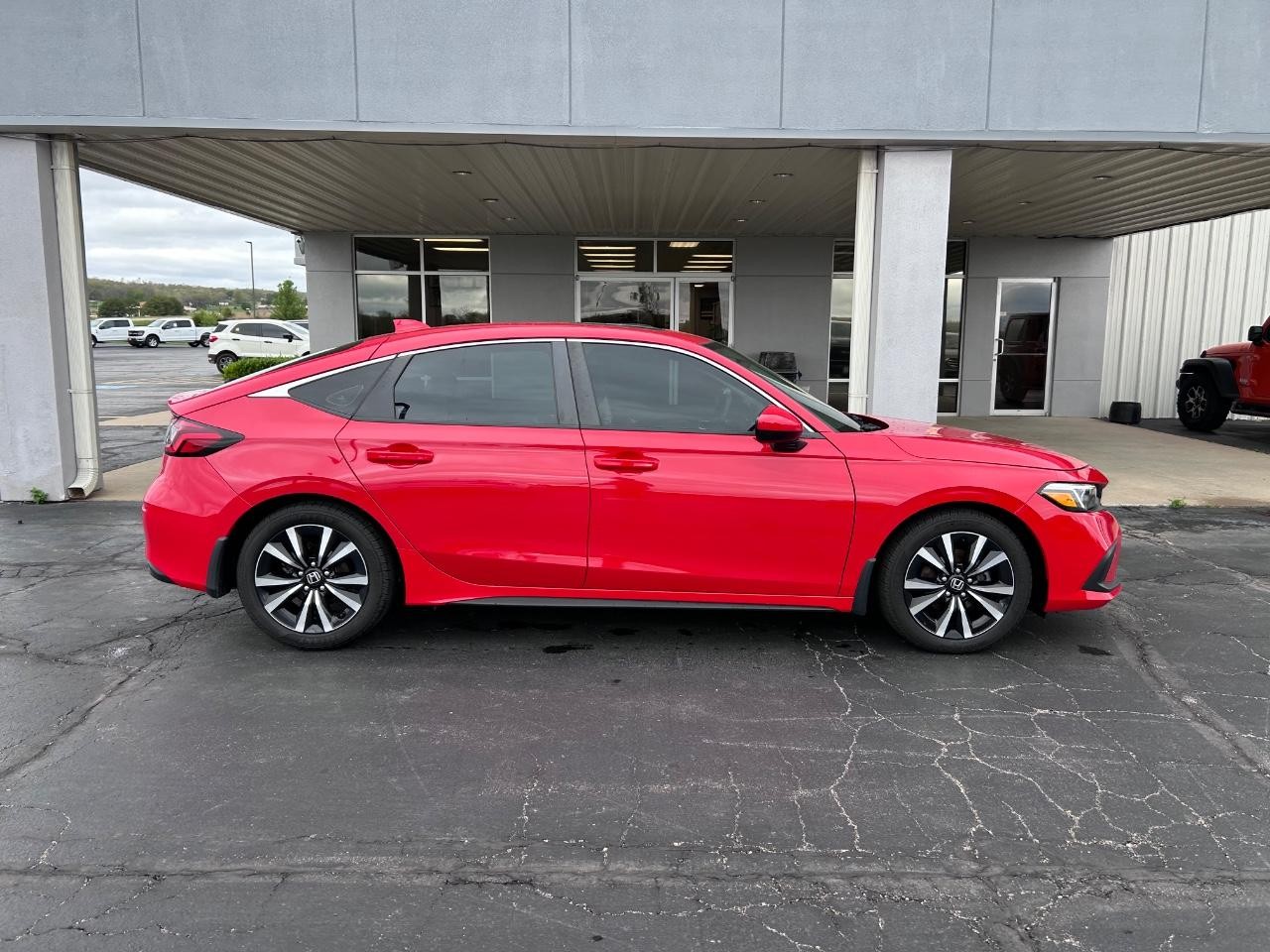 2022 Rallye Red Honda Civic Hatchback EX-L FWD Sedan